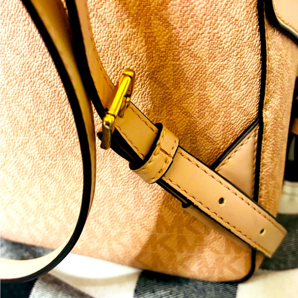 Michael Kors Womens Jaycee Logo Backpack (Dark Powder Blush) MK Signature - Picture 10 of 15